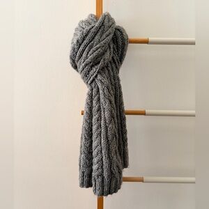 H&M‎ Cozy Gray Knit Scarf